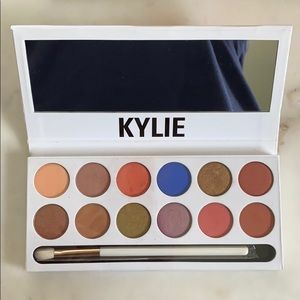 Kylie Cosmetics Royal Peach Eyeshadow Palette 👑🍑